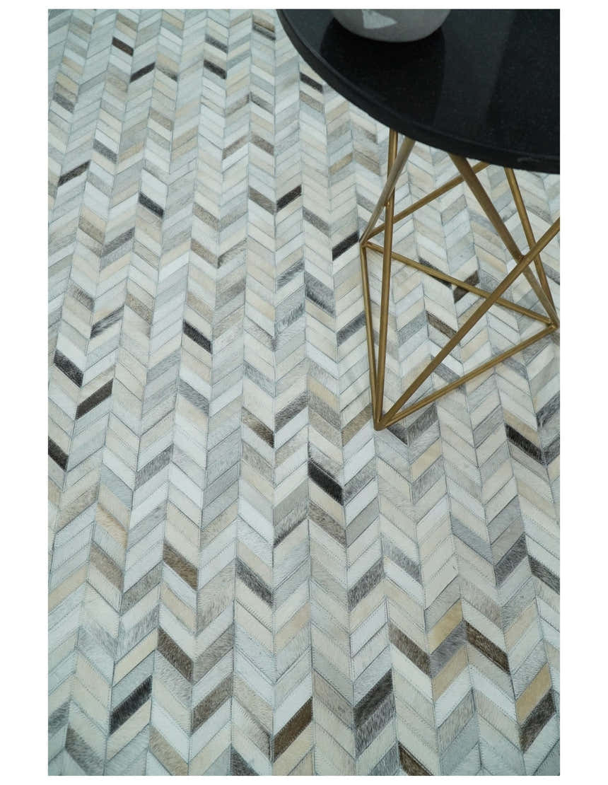 Modern Chevron Design Ivory and Silver Handmade Area Rug