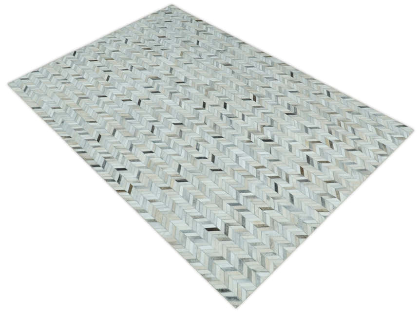 Modern Chevron Design Ivory and Silver Handmade Area Rug