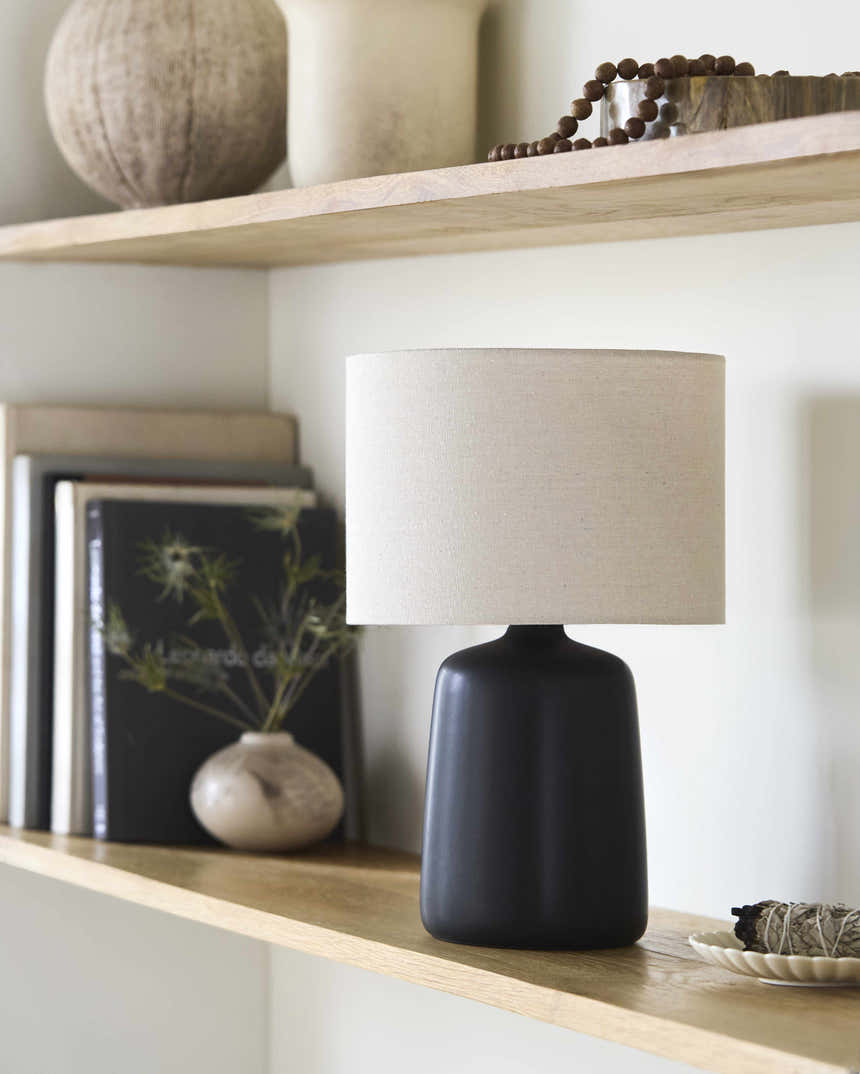 Chiquimula Black Table Lamp