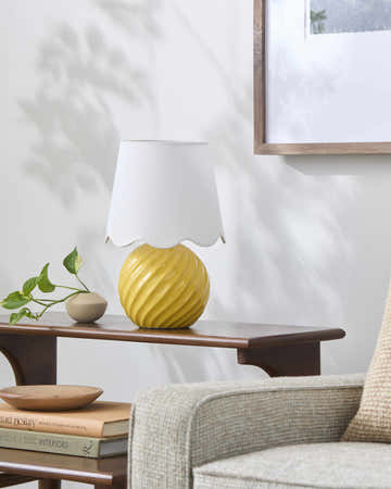 Gestalgar Yellow Table Lamp