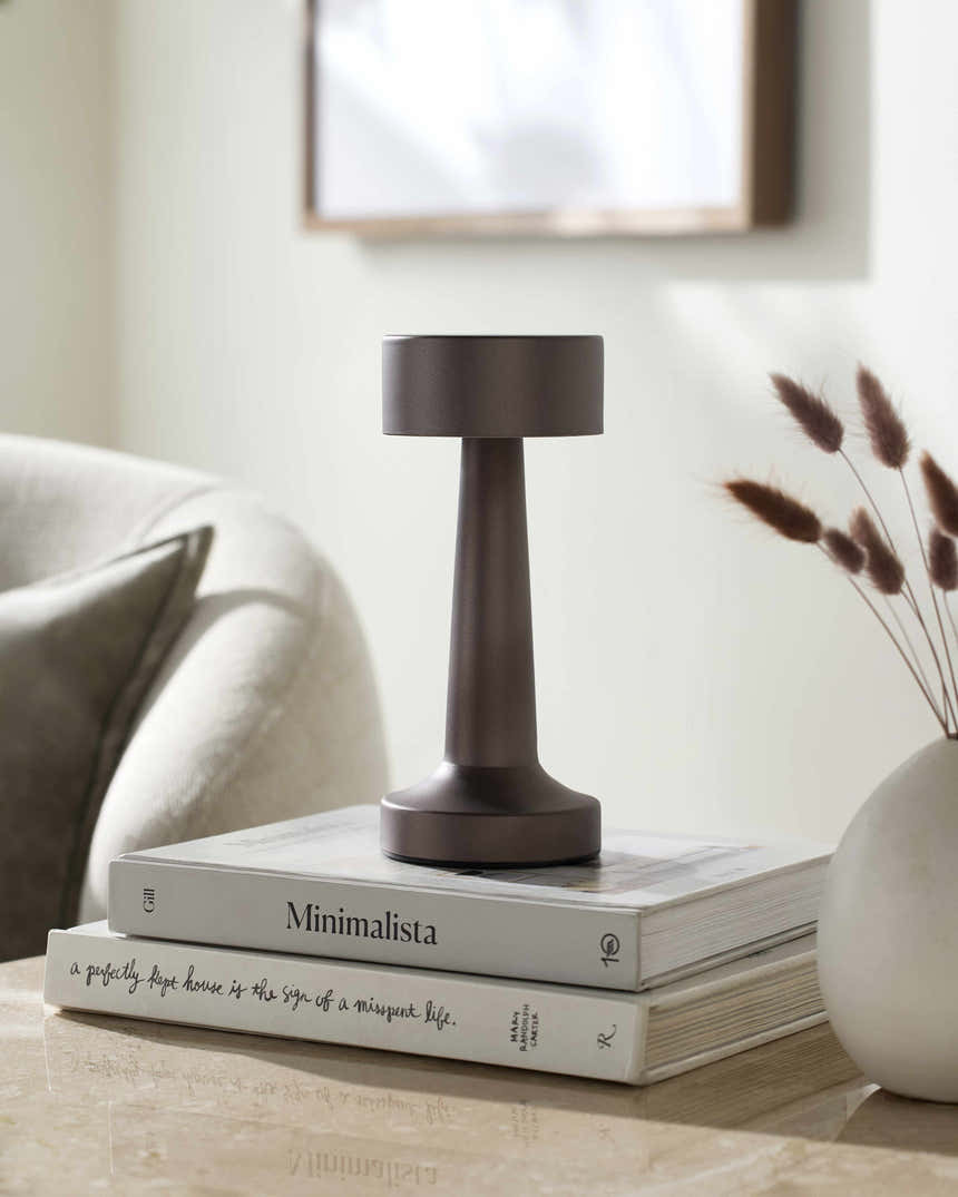 Ibipitanga Dark Red Table Lamp