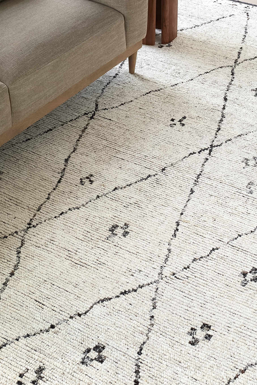 Mut Premium Hand Knotted Wool Area Rug