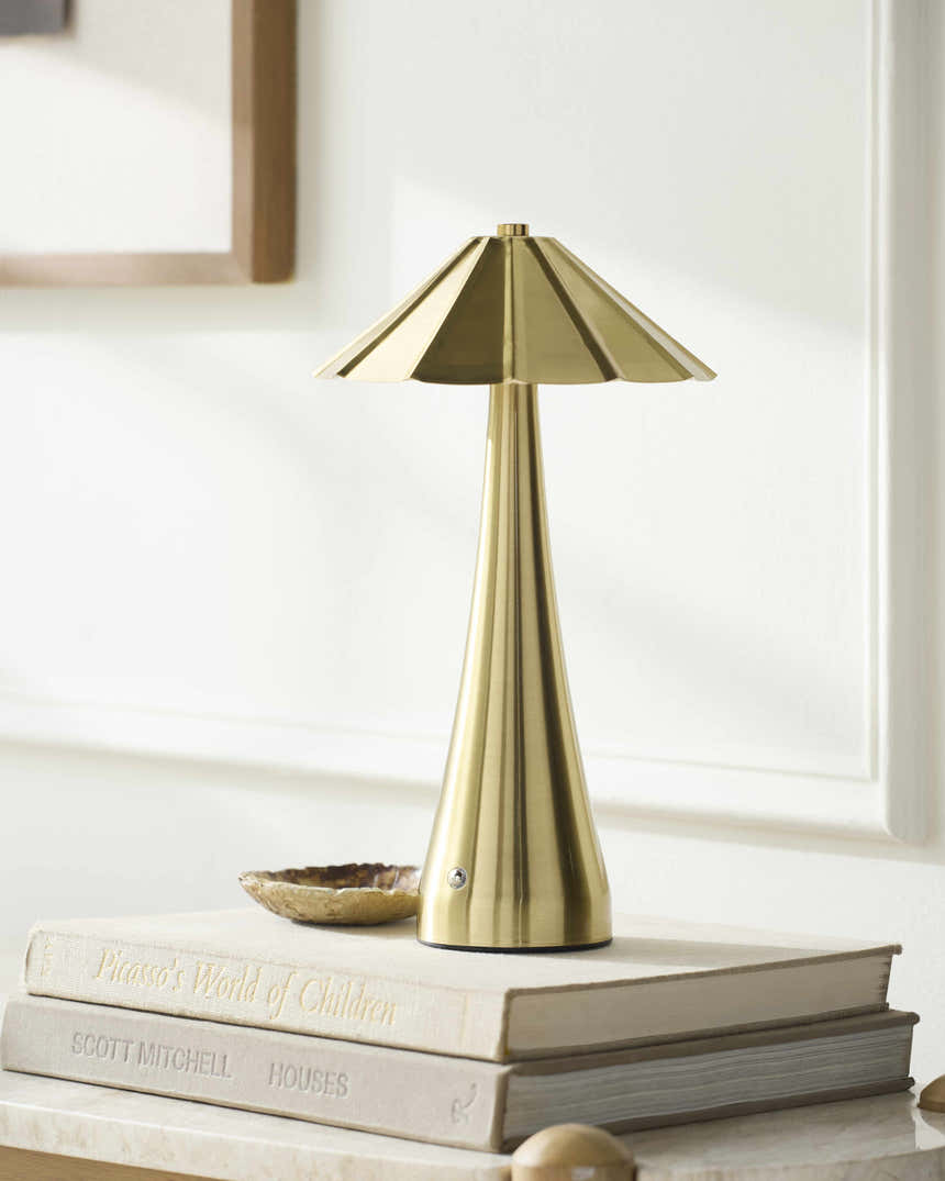 Priyutnoye Metallic - Brass Table Lamp