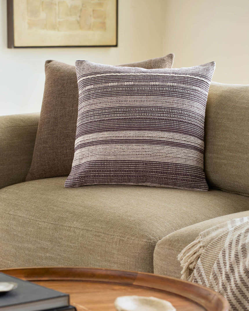 Xisia Ombre Modern Cotton Throw Pillow