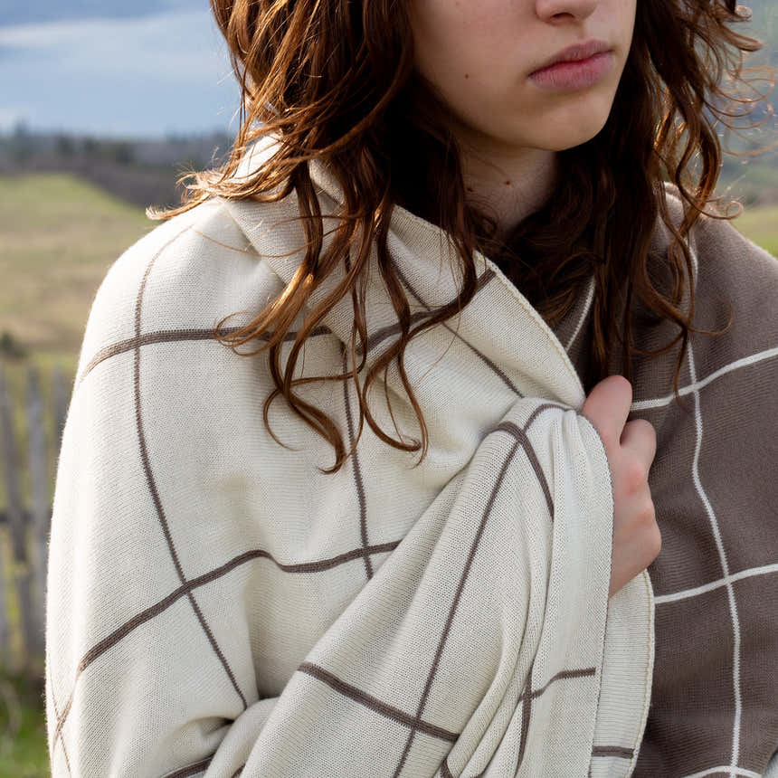 100% Cotton Knitted Throw - Grid in Latte and Cream
