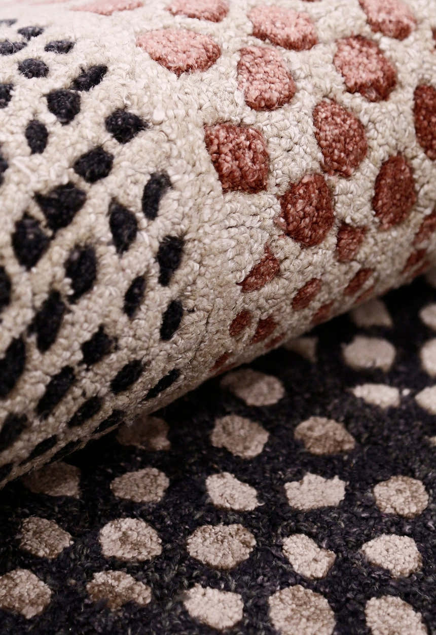 Modern Dotted Mesh Black Hand Tufted 5x8 Wool Area Rug