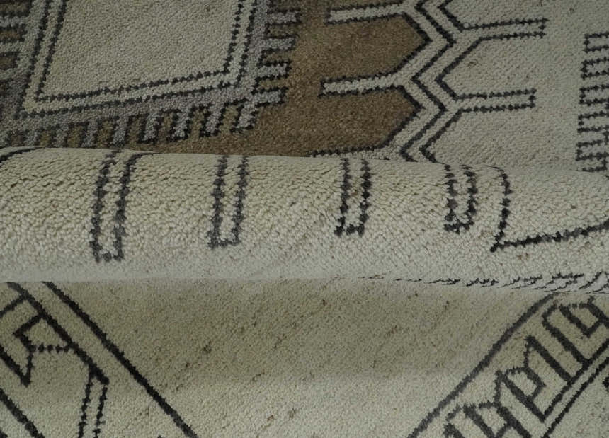 Natural Wool Hand Knotted Ivory, Beige and Black Traditional Heriz Serapi Wool Multi Size wool Area Rug, Kids, Living Room and Bedroom Rug