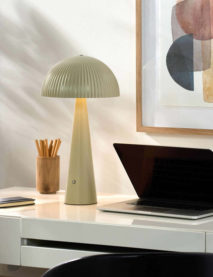 Scontrone Cream Table Lamp