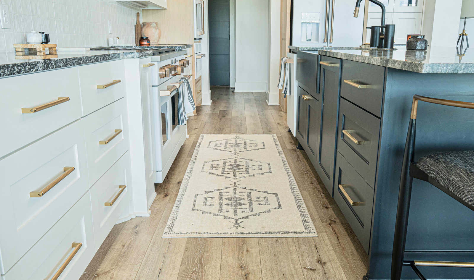 5 Ideal Places for Runner Rugs