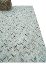 Modern Chevron Design Ivory and Silver Handmade Area Rug