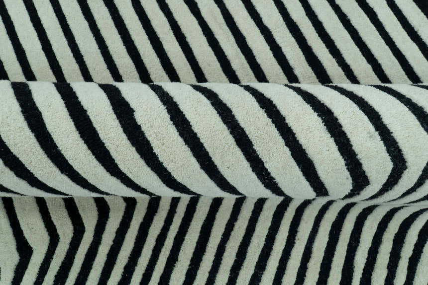 Modern Geometrical Pattern Black And White Hand Tufted Custom Made wool rug