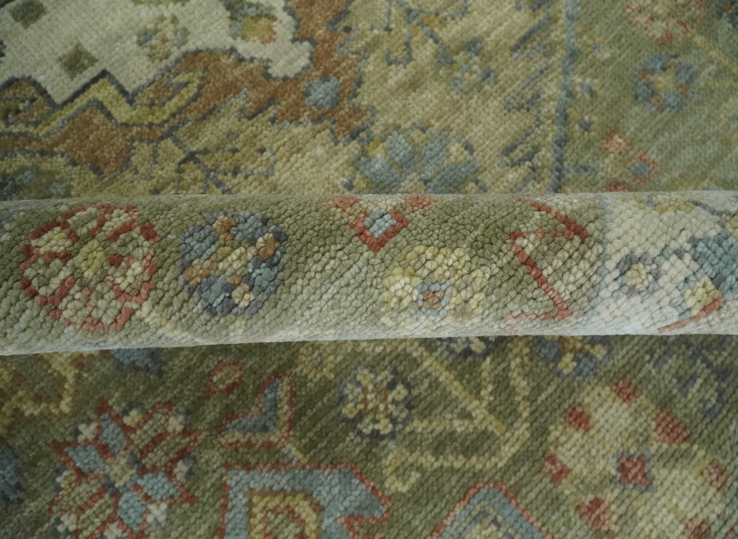 Antique Look Hand Knotted Medallion Olive and Ivory Vintage Style Wool Rug