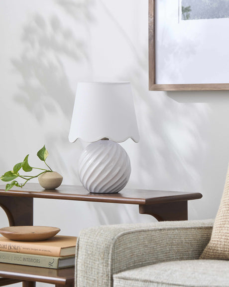 Gestalgar White Table Lamp