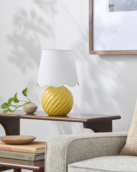 Gestalgar Yellow Table Lamp