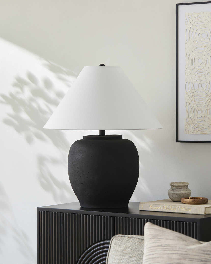 Gurgurnica White Table Lamp