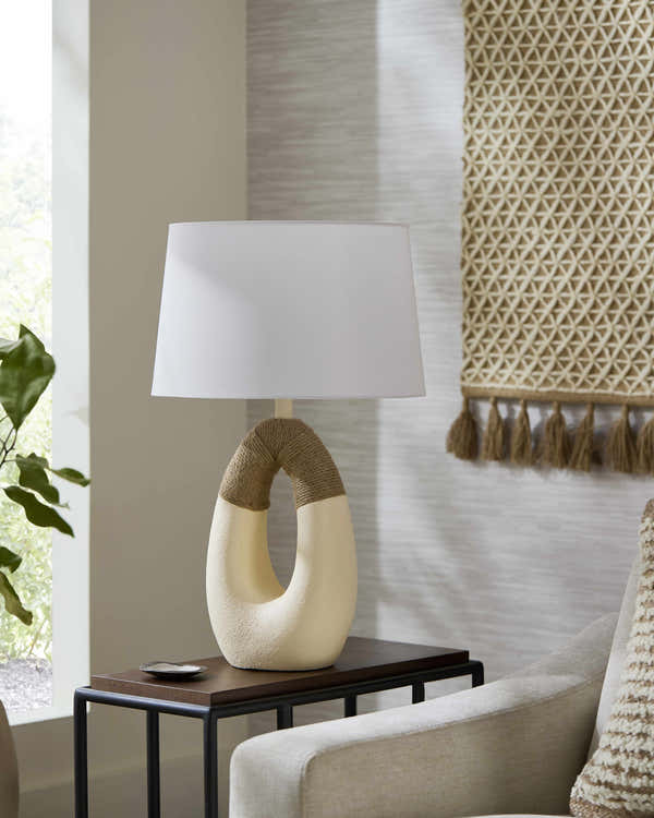 Lerrnanist Cream Table Lamp