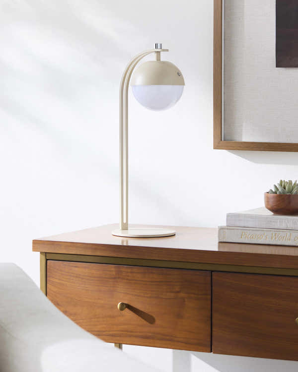 Logovardi Cream Table Lamp