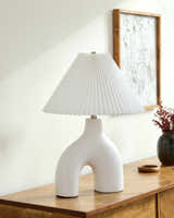 Nassandres White Table Lamp