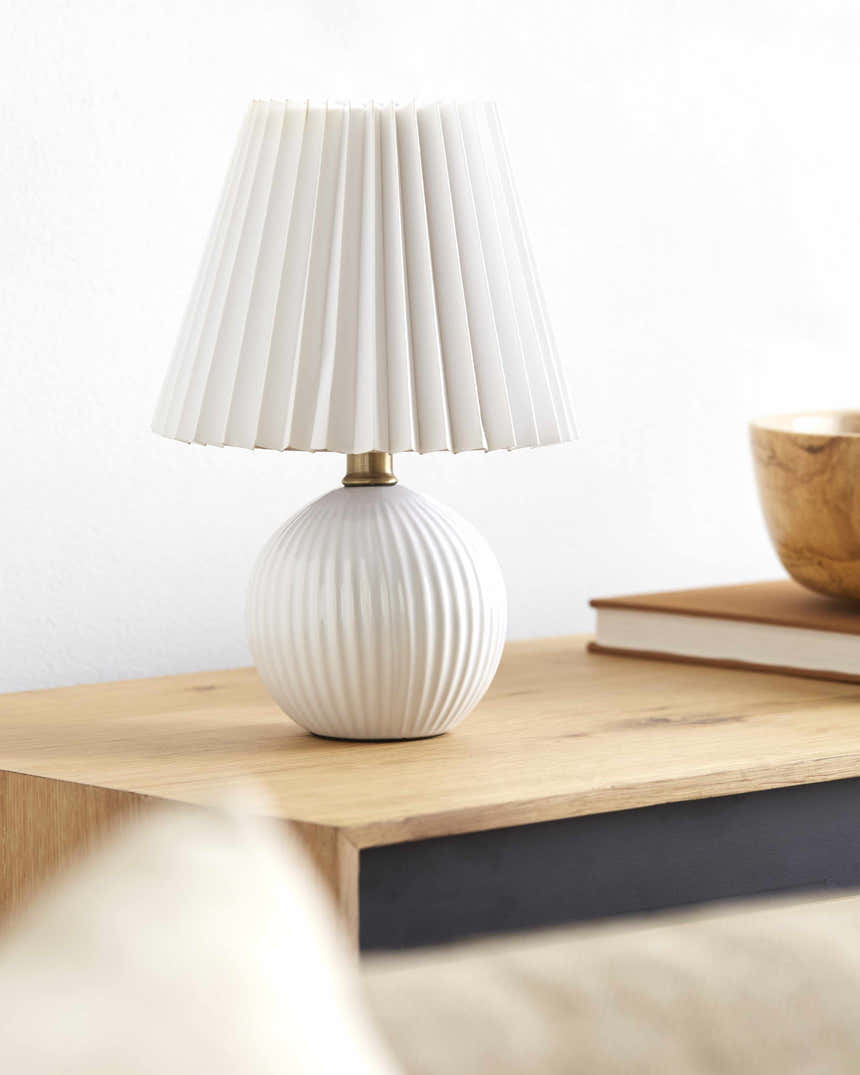 Shahrekord White Table Lamp