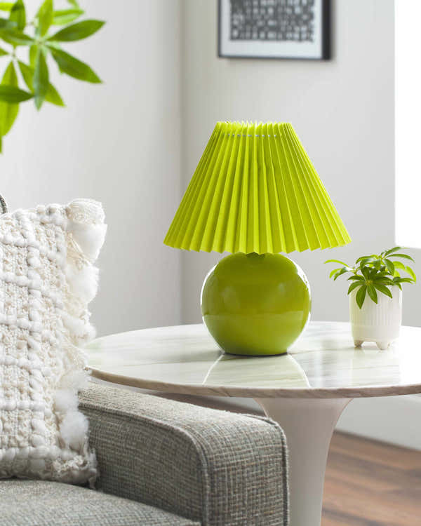Shcheglovo White Table Lamp