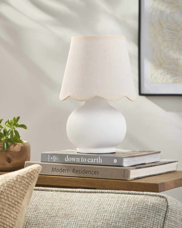 Theisseil Cream Table Lamp