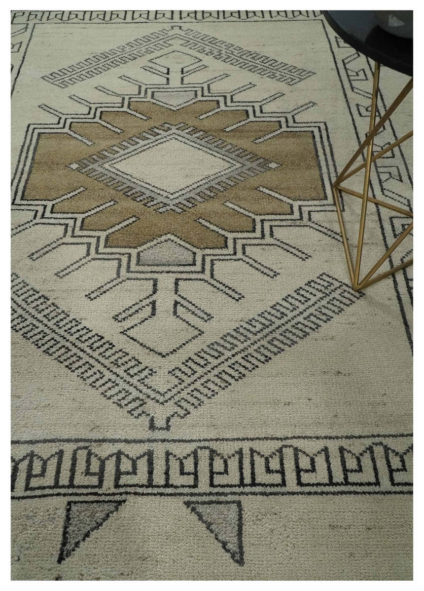 Natural Wool Hand Knotted Ivory, Beige and Black Traditional Heriz Serapi Wool Multi Size wool Area Rug, Kids, Living Room and Bedroom Rug