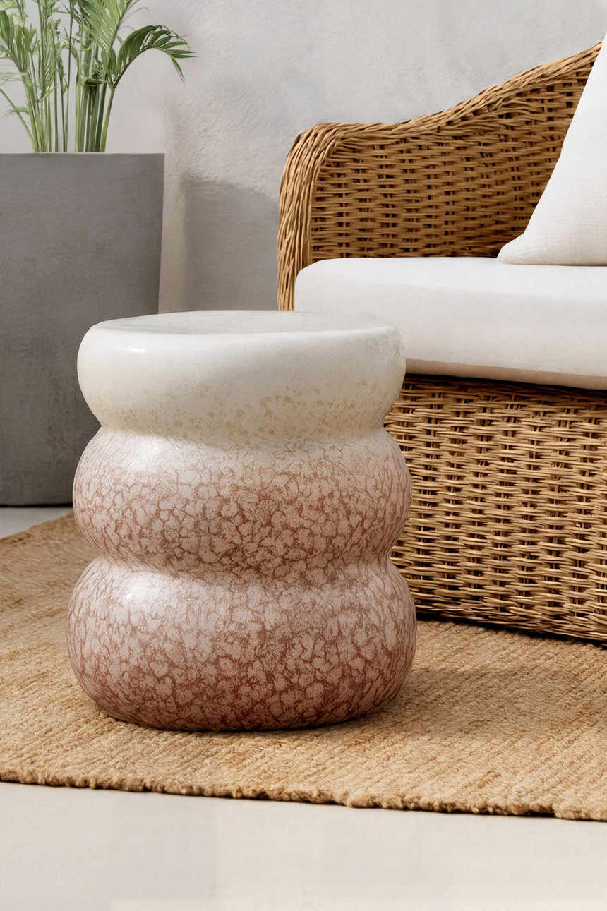Hetlingen Coral Outdoor End Table