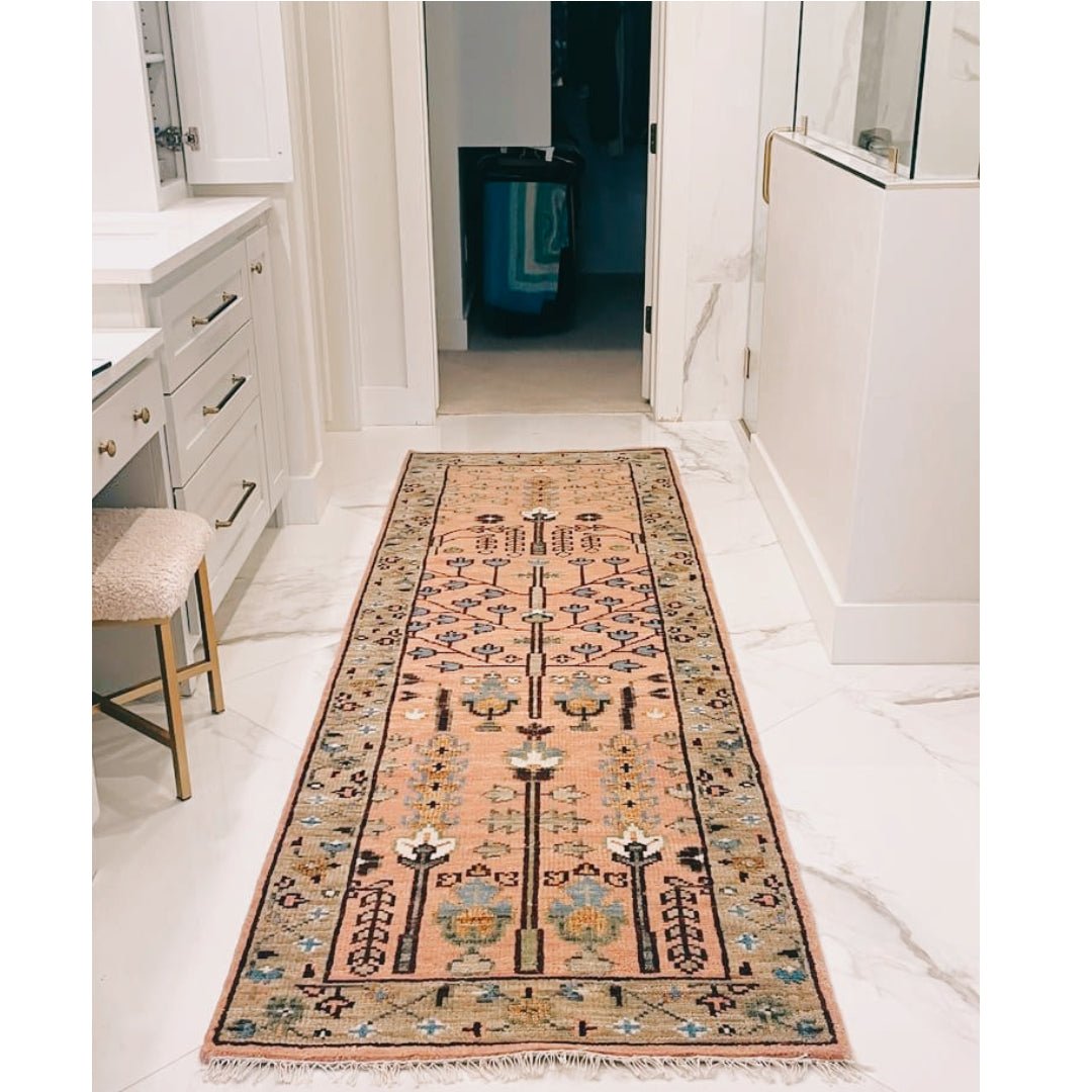 Pink, Olive and Beige Traditional Vintage Heriz Serapi Wool Rug