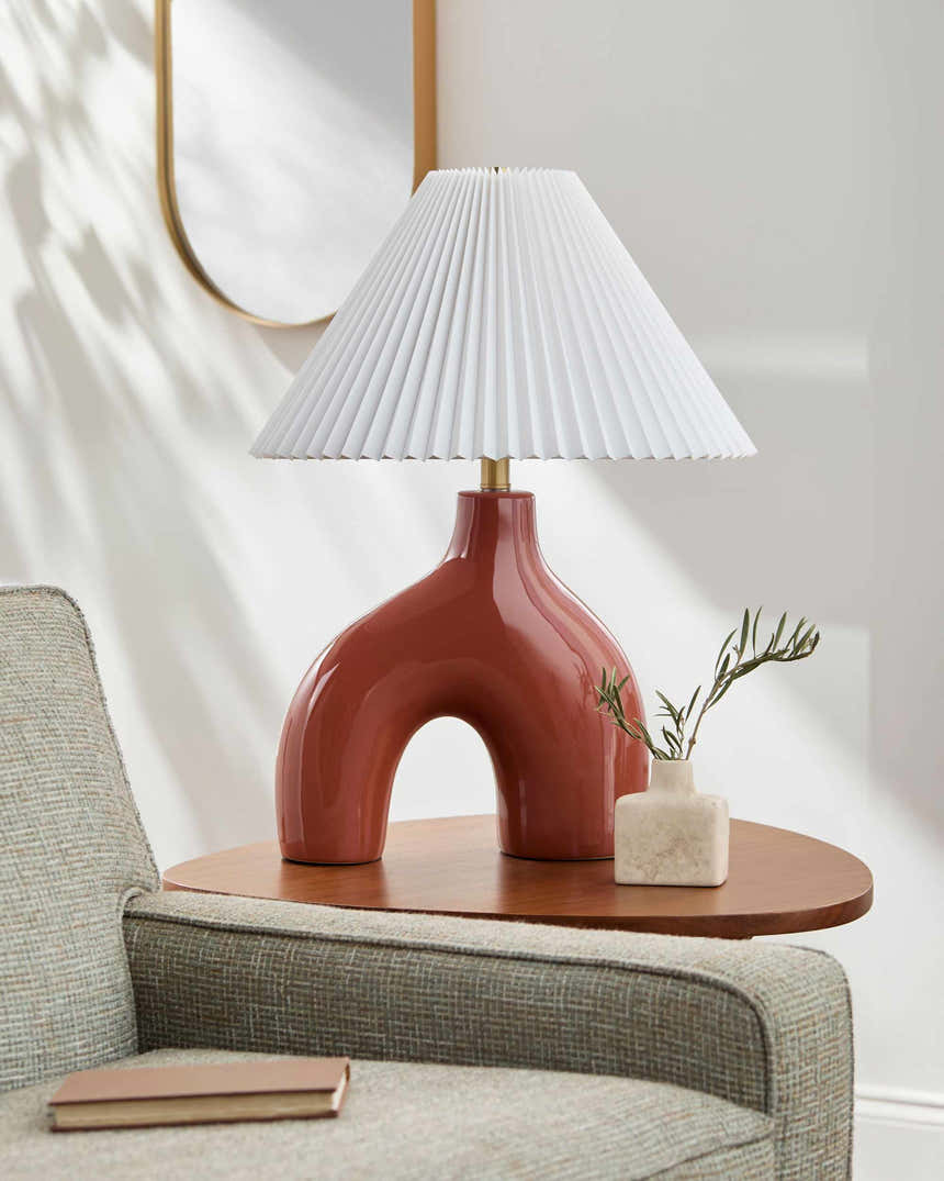 Nassandres Red Table Lamp