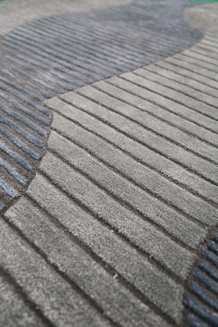 Stone Modern Gray And Silver Hand Tufted 5x7 Wool Area Rug