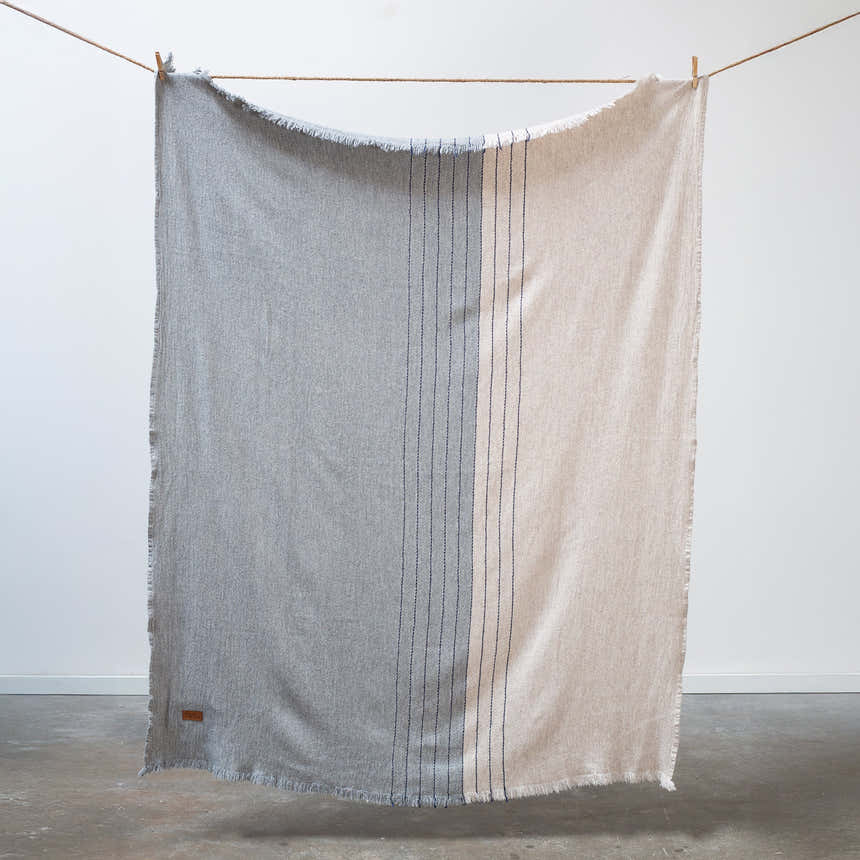 Horizon Throw - Beige/Light Gray/Navy