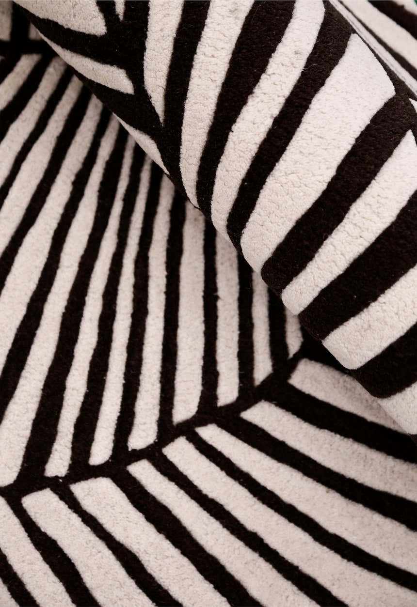 Zebra Orbit Black Hand Tufted 6x6 Wool Area Rug
