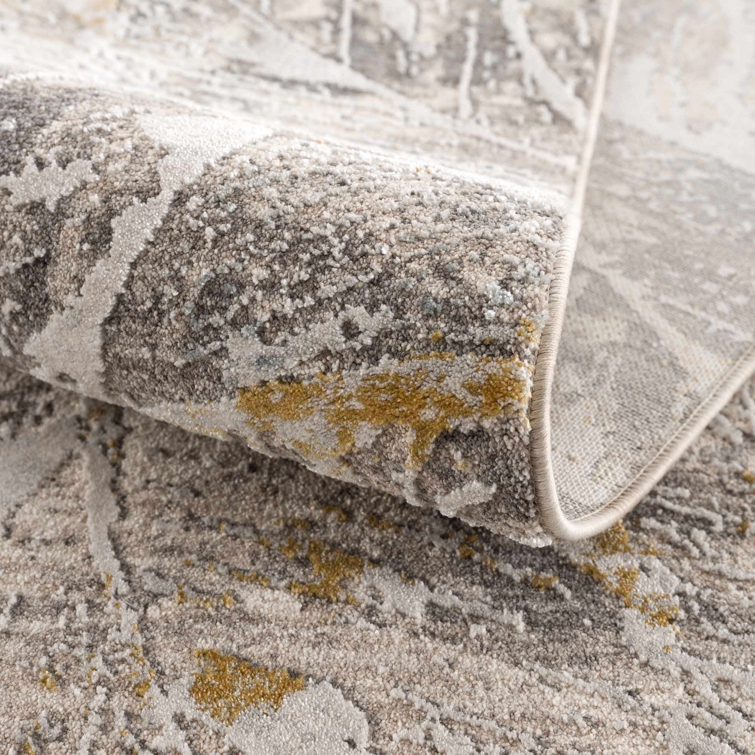 Hinda Textured Rug with Fringes