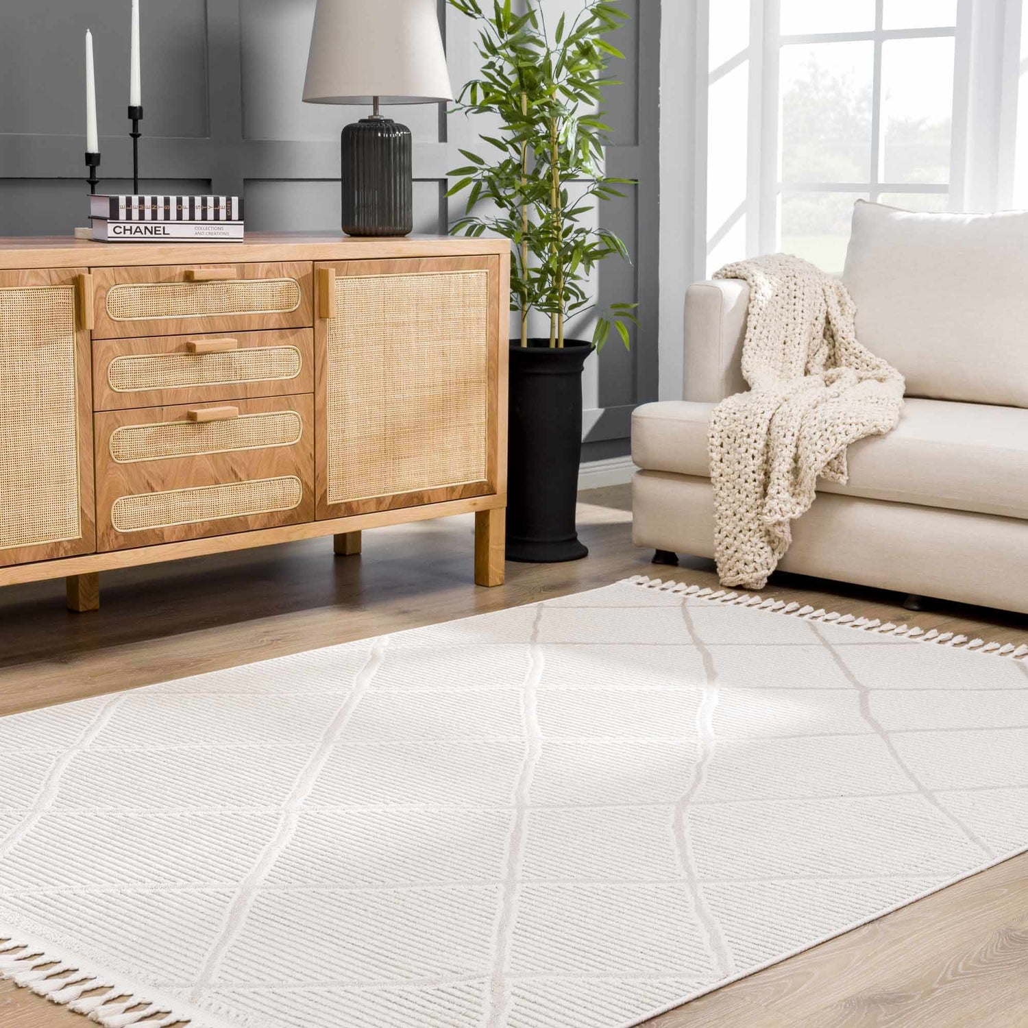 Lova Area Rug