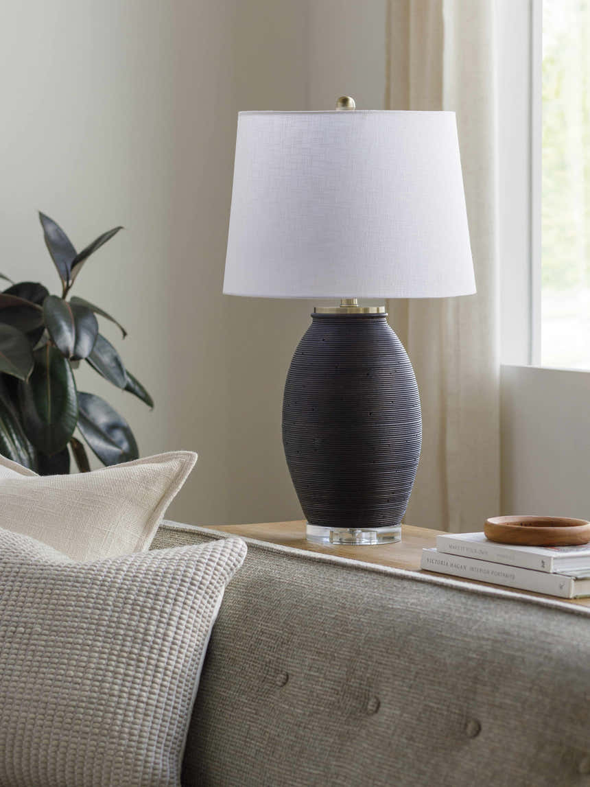 Cuaxoxpan Dark Red Table Lamp
