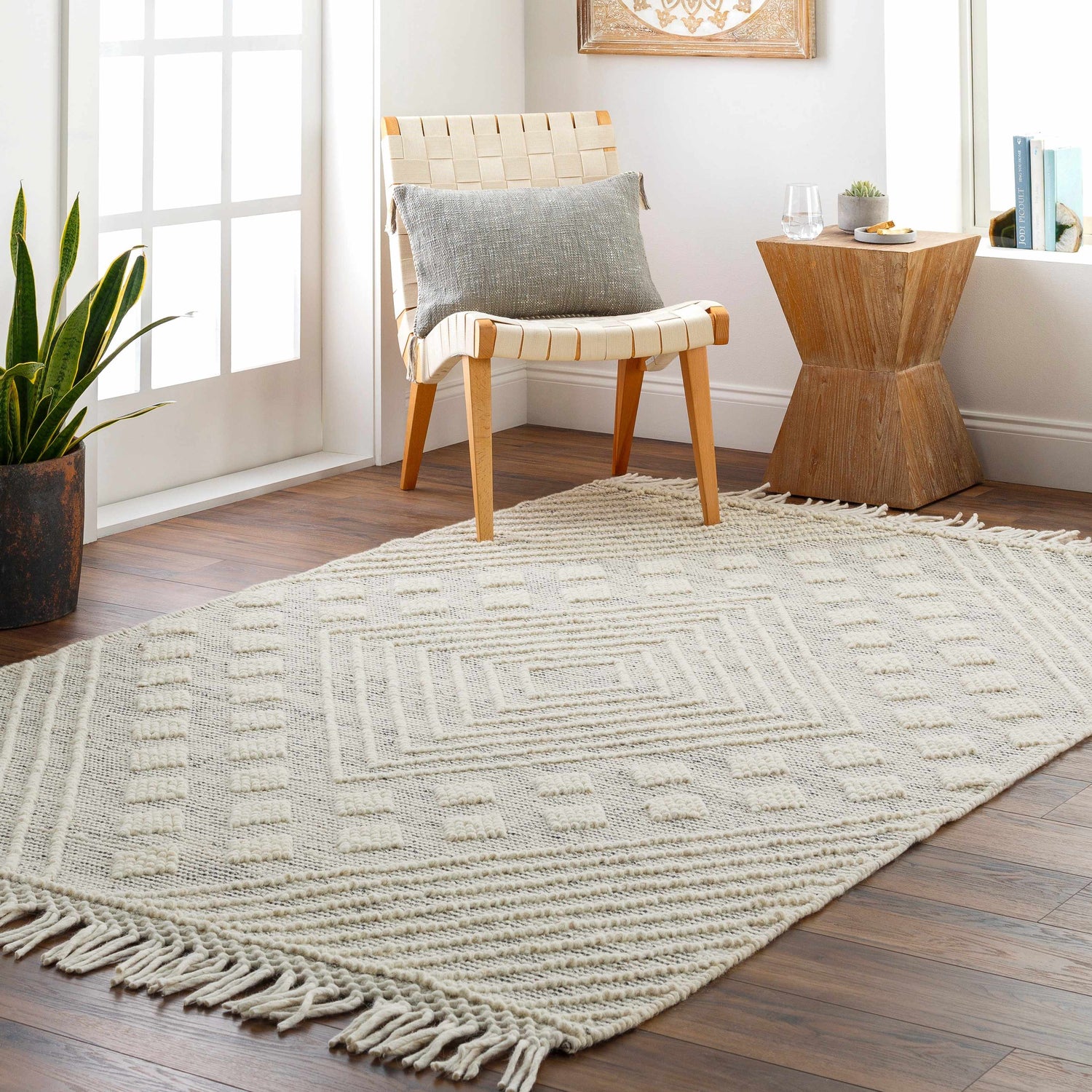 Dama Wool Rug with Tassels - Clearance