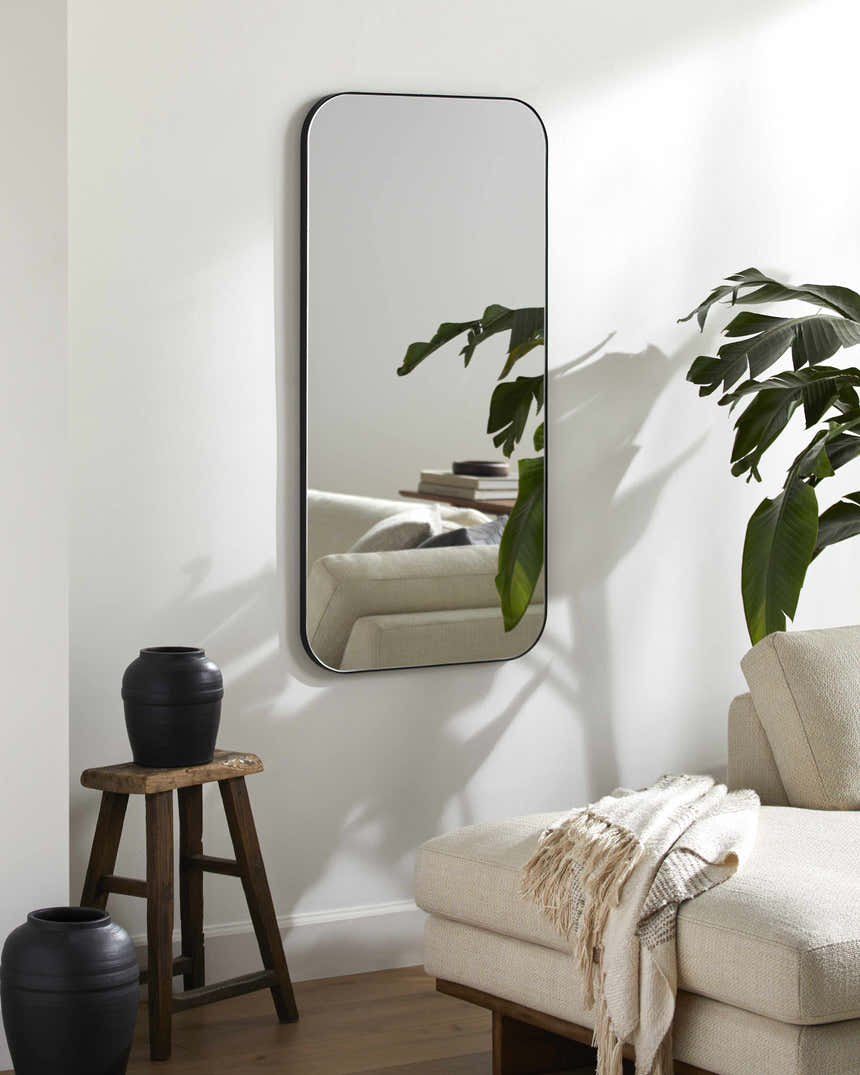 Hlipiceni Mirror