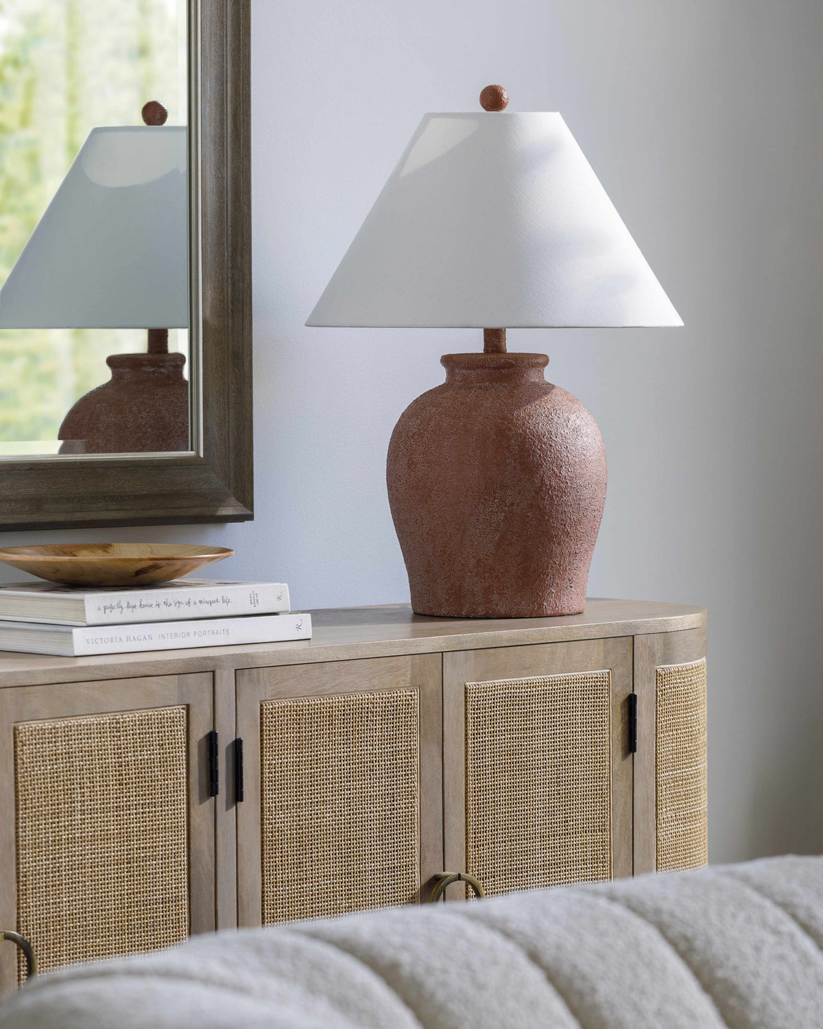 Magazinka White Table Lamp
