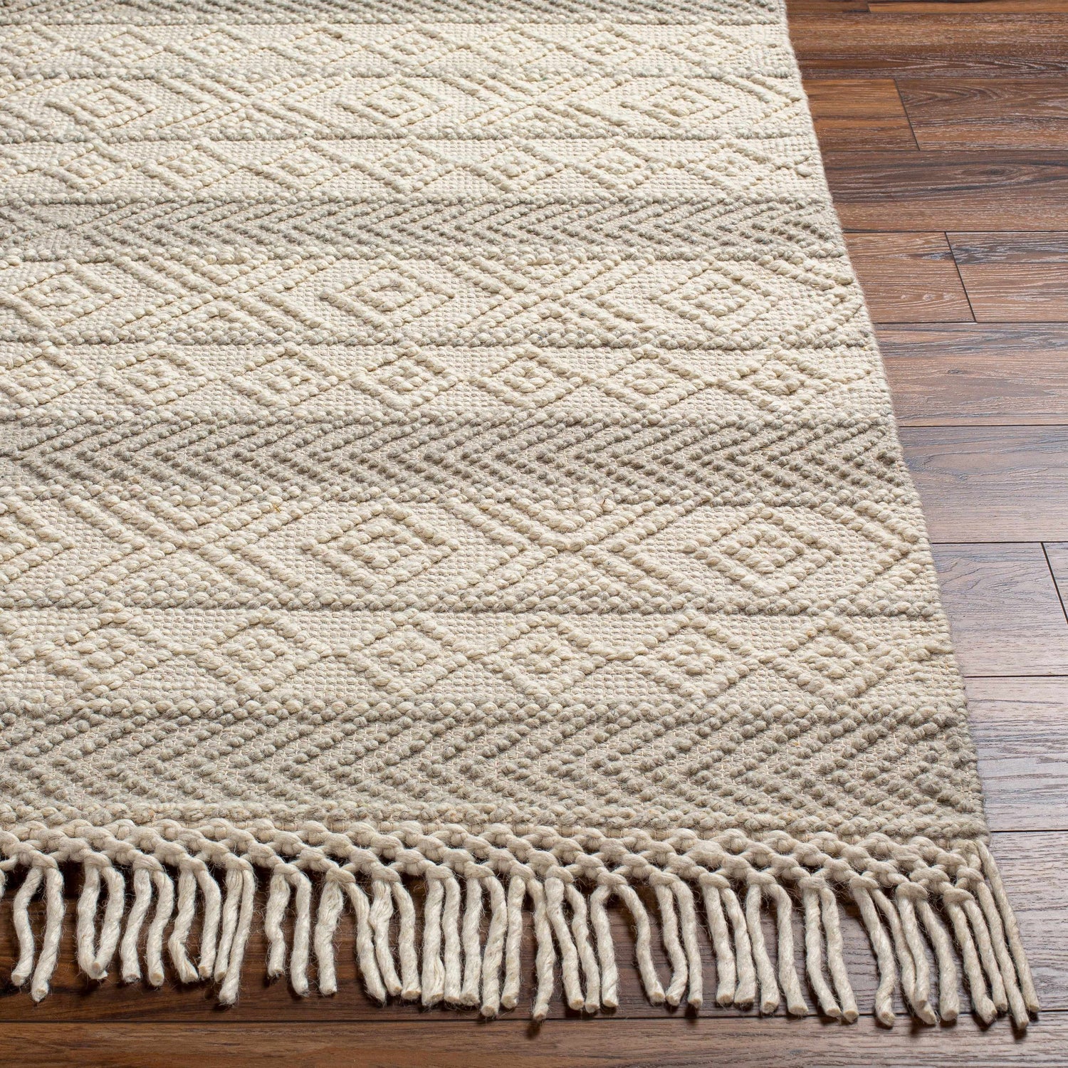 Ummi Wool Rug with Tassels - Clearance